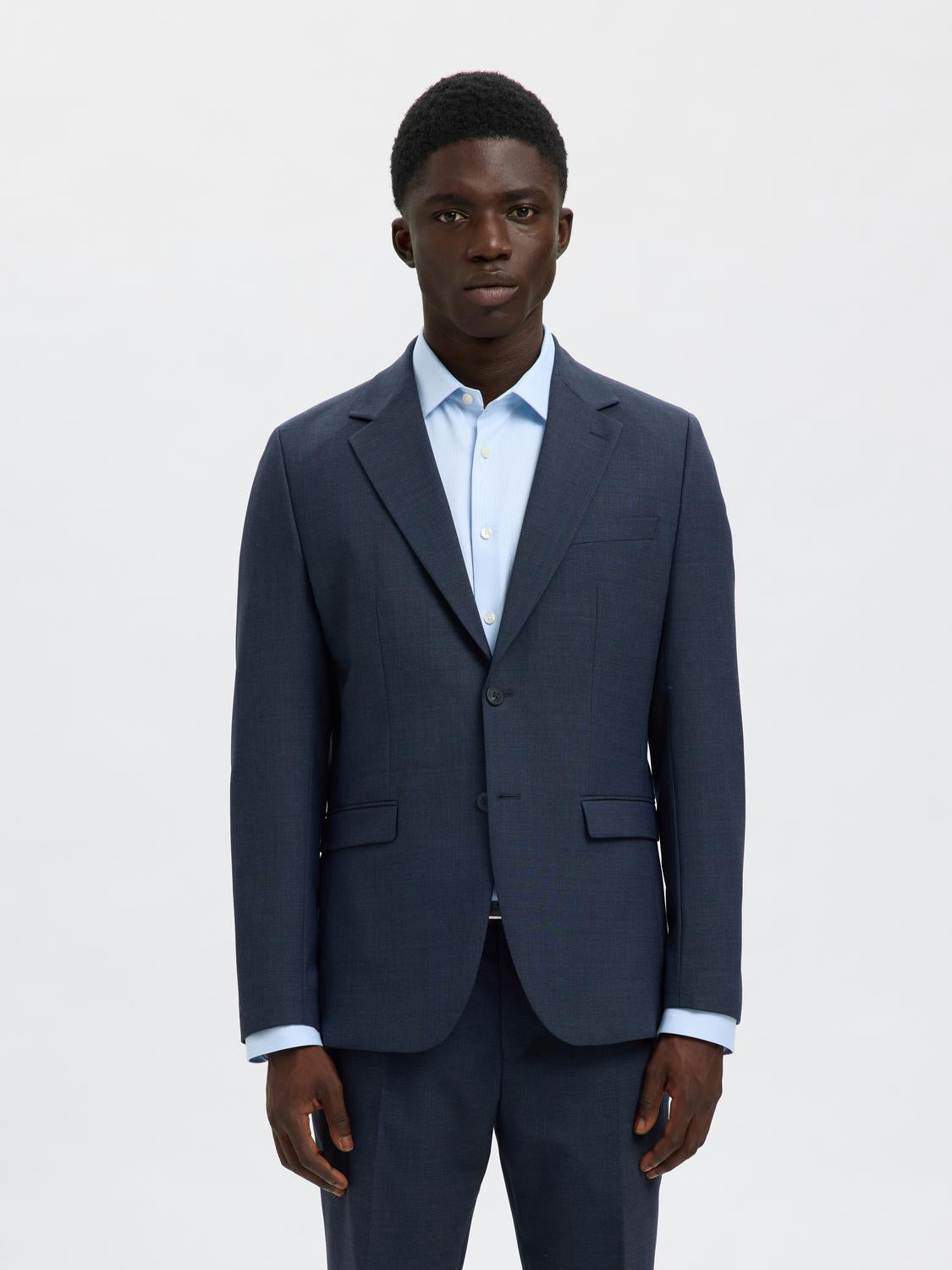 model_shot-front